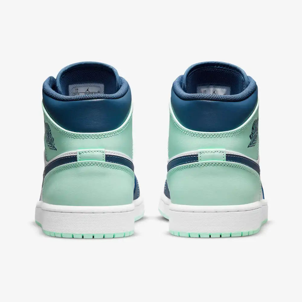 Jordan 1 Mid Bleu Teinté
