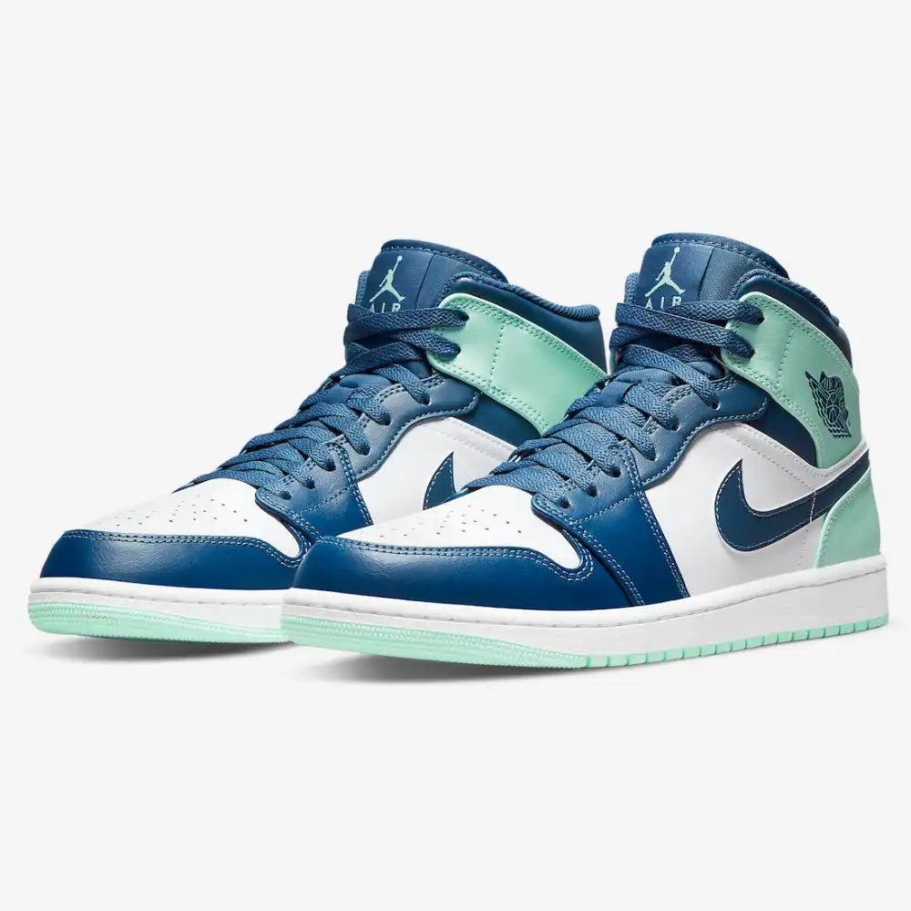 Jordan 1 Mid Bleu Teinté